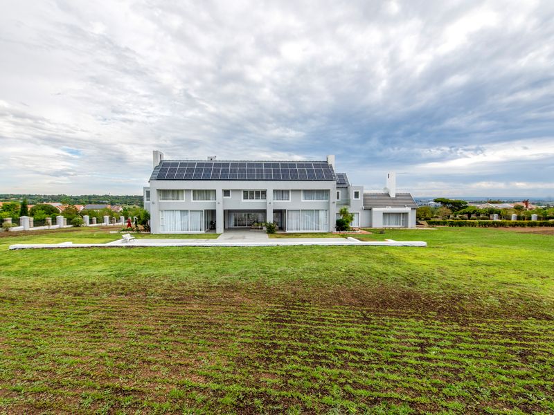 Indulge in the Epitome of Luxury Living - Photo 4