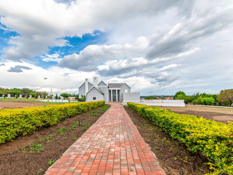 Indulge in the Epitome of Luxury Living - Photo 2