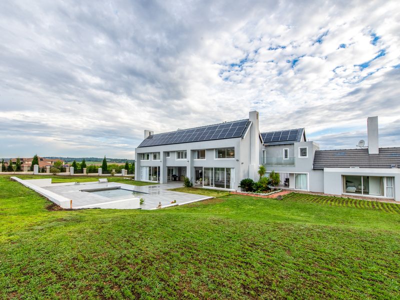 Indulge in the Epitome of Luxury Living - Photo 3