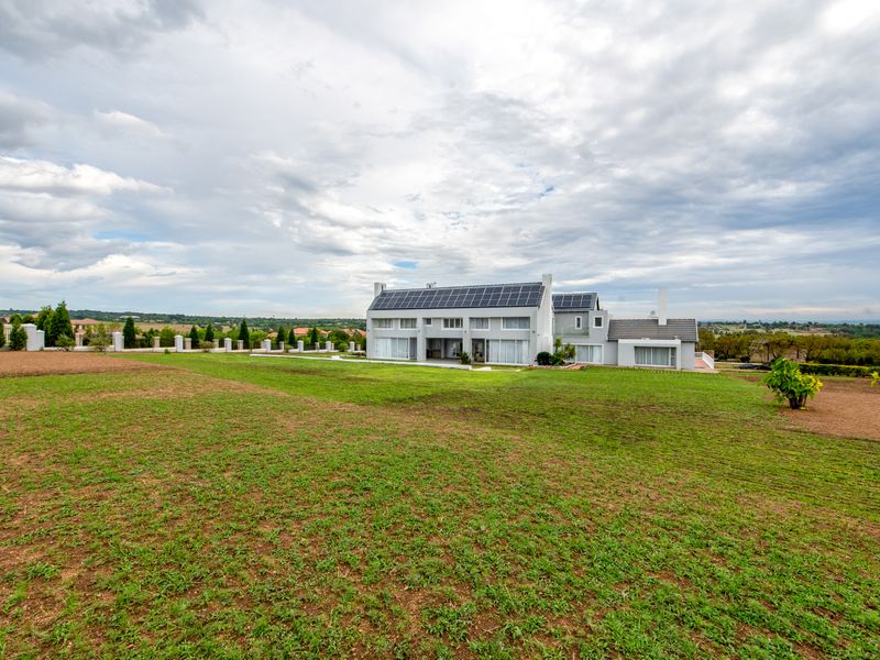 Indulge in the Epitome of Luxury Living - Photo 7