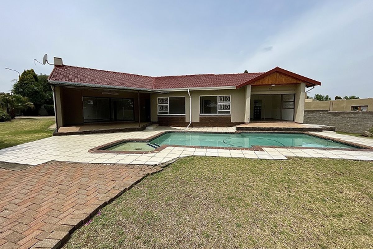 4 bedroom 2 bathroom Home on 999 sqm. Call Me Al But Call Me - Photo 3