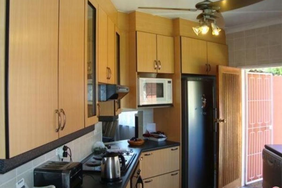 4 bedroom 2 bathroom Home on 999 sqm. Call Me Al But Call Me - Photo 4