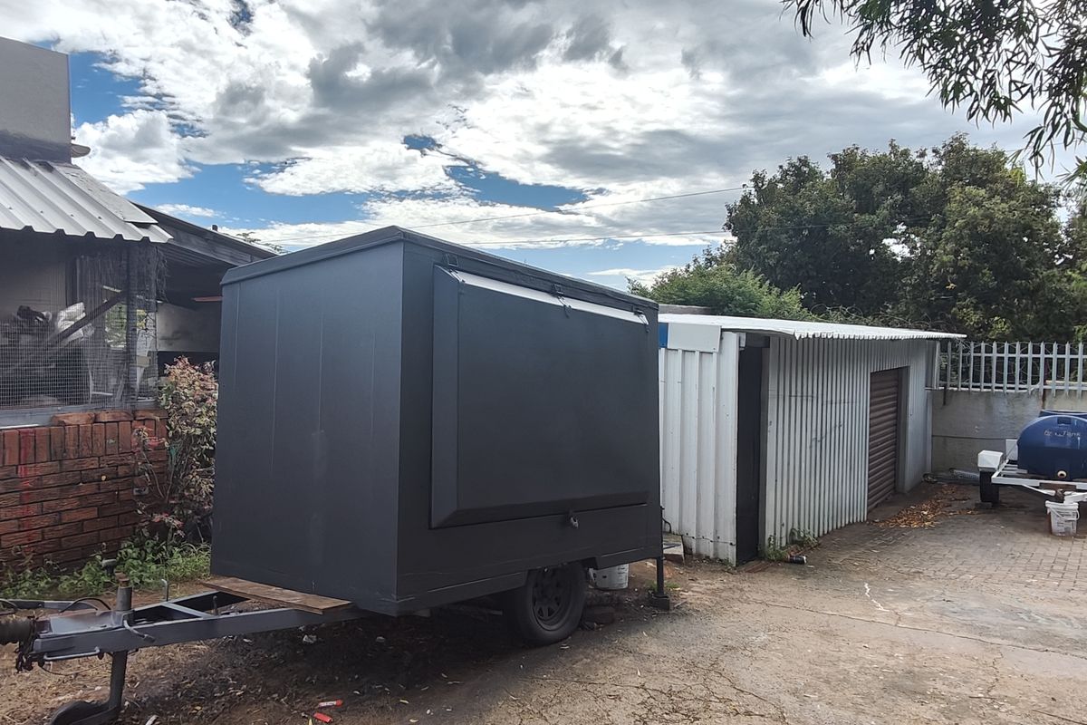 Prime spot for your business in busy road - Newton Park! - Photo 3