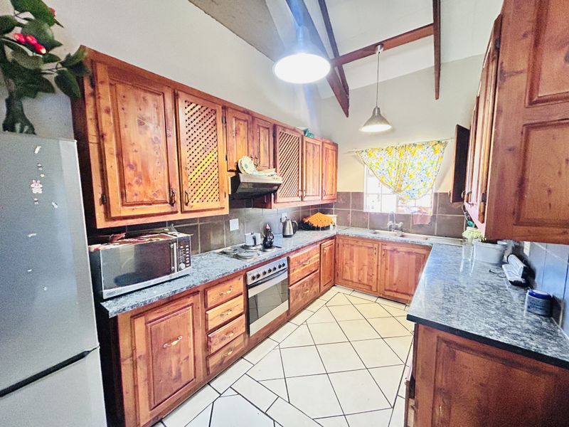 3 Bedroom Townhouse for sale, in Louis Trichardt - Photo 2