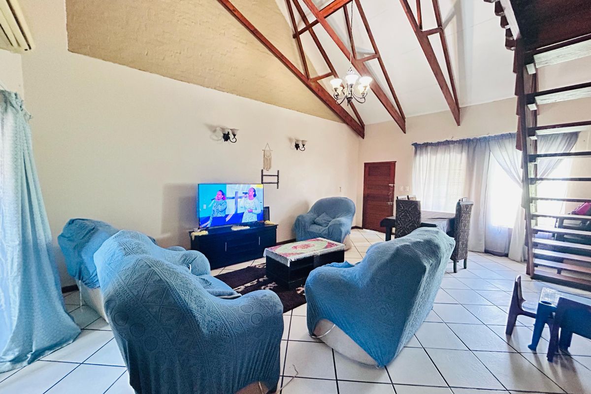 3 Bedroom Townhouse for sale, in Louis Trichardt - Photo 3