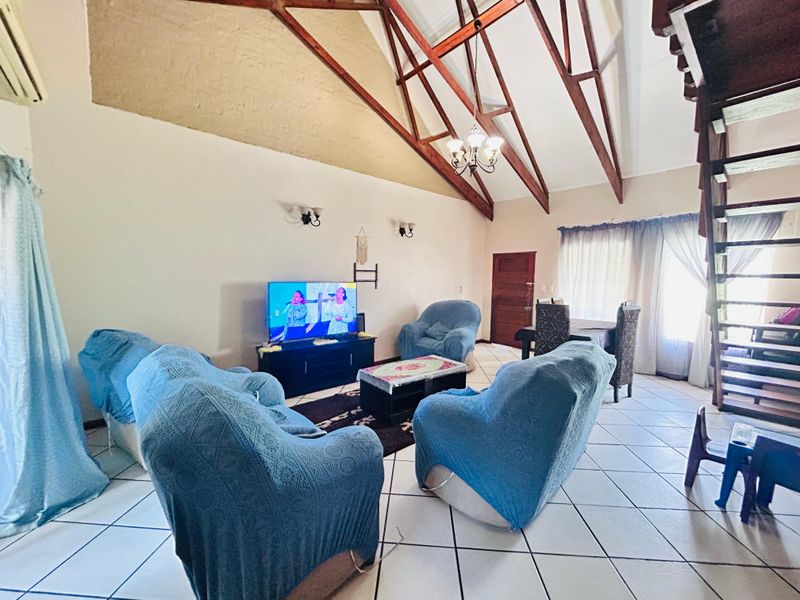 3 Bedroom Townhouse for sale, in Louis Trichardt - Photo 3