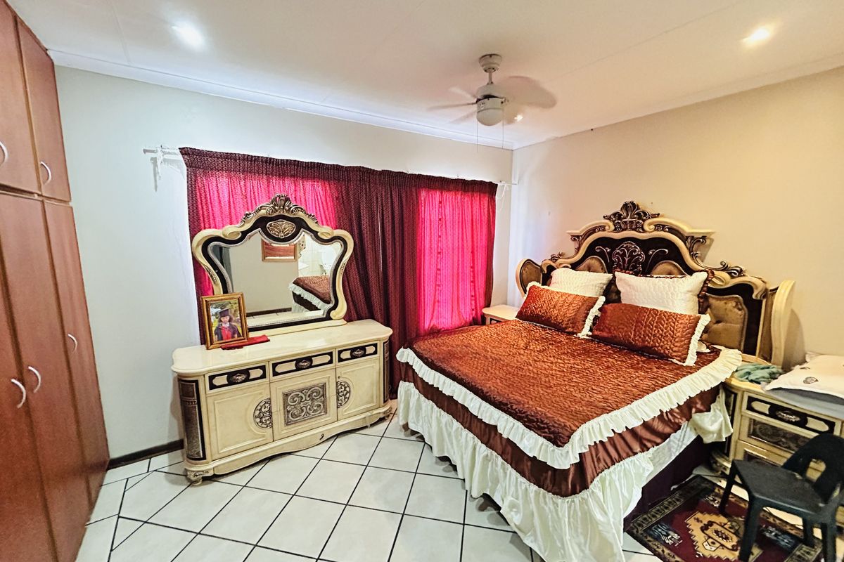 3 Bedroom Townhouse for sale, in Louis Trichardt - Photo 5