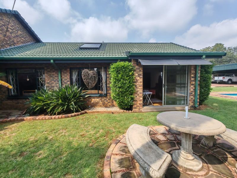 3 Bedroom House For sale in Vaalpark - Photo 3