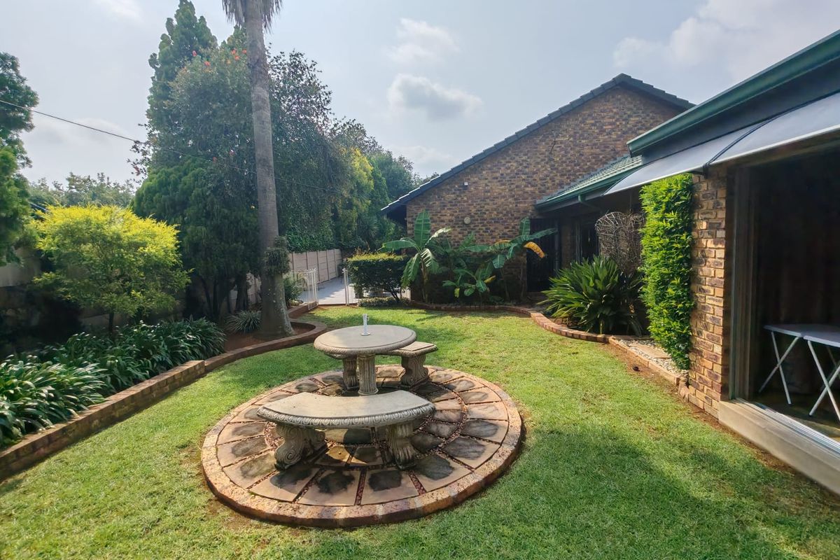 3 Bedroom House For sale in Vaalpark - Photo 2