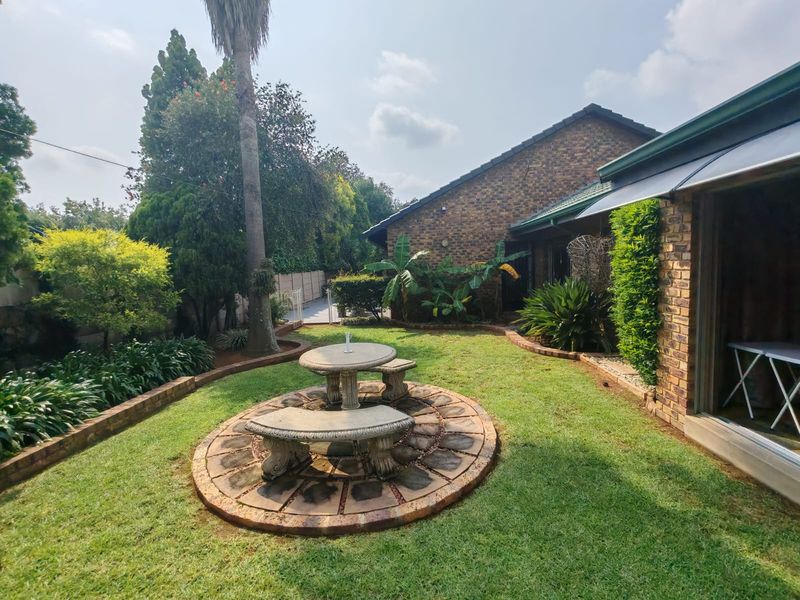 3 Bedroom House For sale in Vaalpark - Photo 2