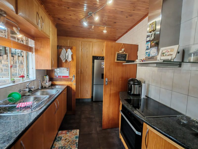 3 Bedroom House For sale in Vaalpark - Photo 10