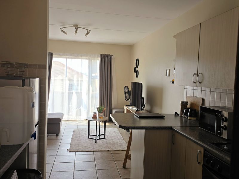 "Charming 2-Bedroom Home – Perfect for Comfortable Living!" - Photo 6