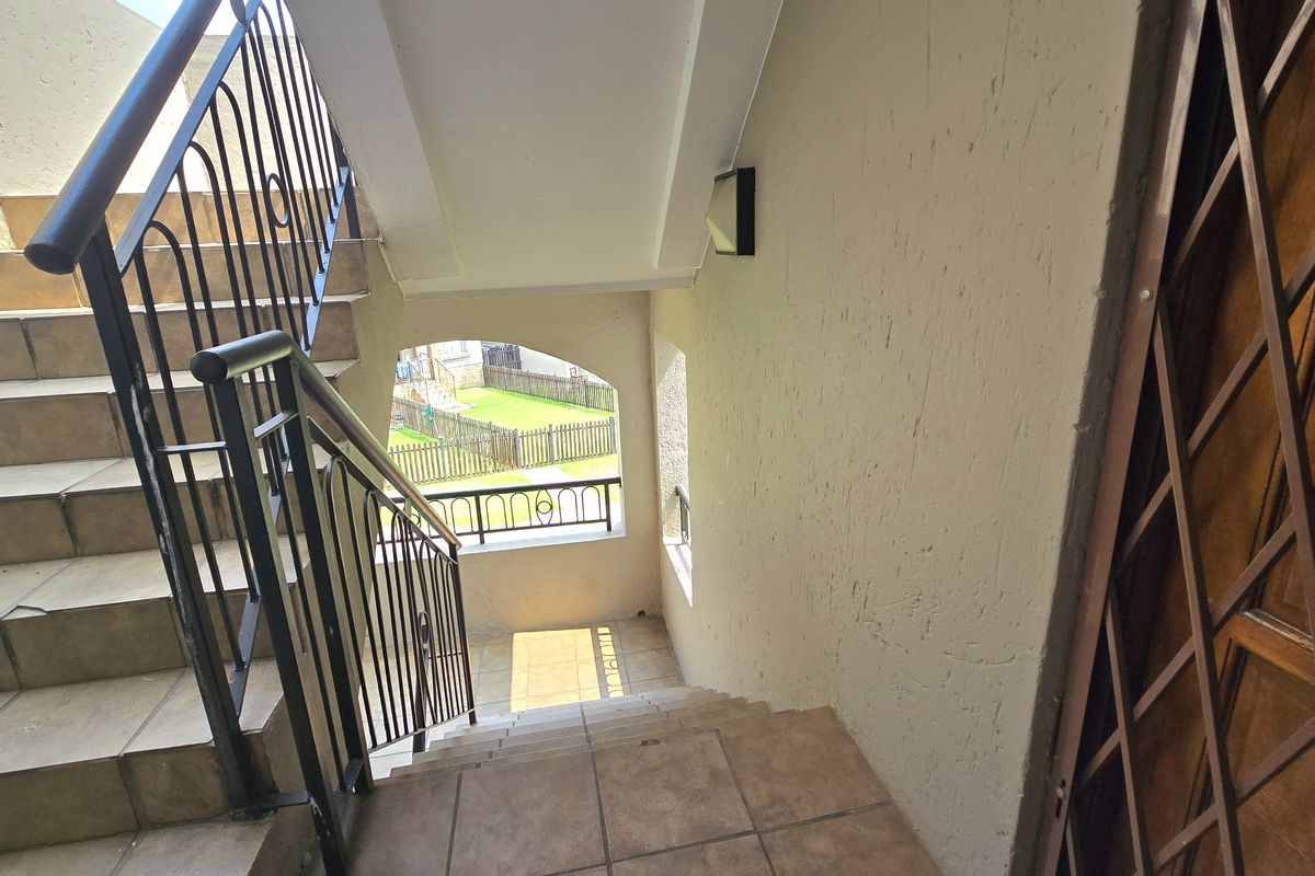 "Charming 2-Bedroom Home – Perfect for Comfortable Living!" - Photo 3