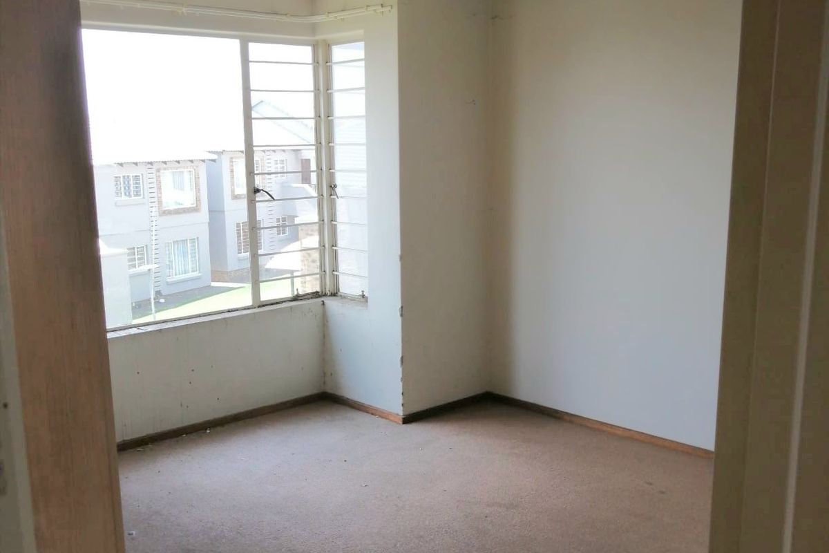 Modern 2-Bedroom Flat with Spacious Living Area - Photo 5