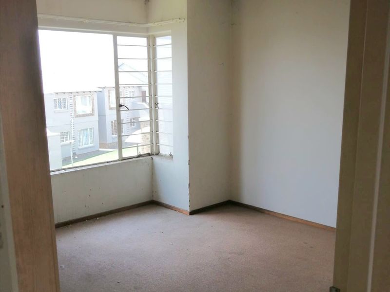 Modern 2-Bedroom Flat with Spacious Living Area - Photo 5