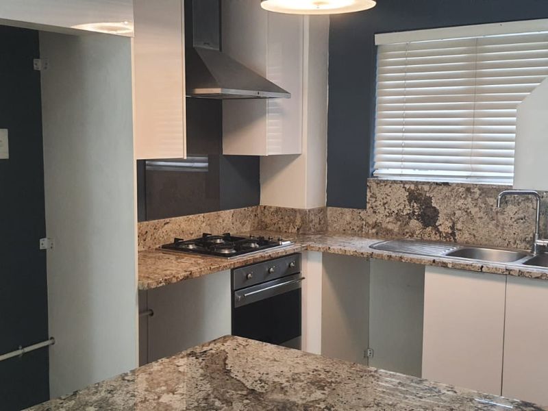 2 Bed 2 Bath Modern Garden Apartment in Bryanston Call Me Al But Call Me - Photo 4