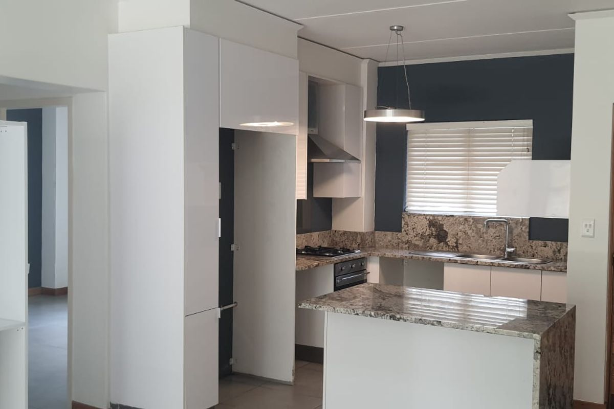 2 Bed 2 Bath Modern Garden Apartment in Bryanston Call Me Al But Call Me - Photo 3