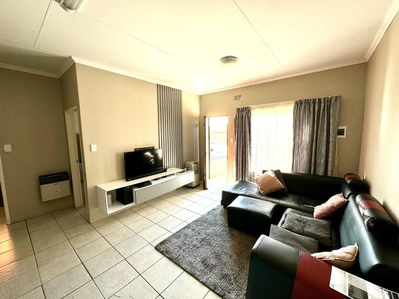 Three bedroom simplex for sale in Terra Nova Trichardt - Photo 5