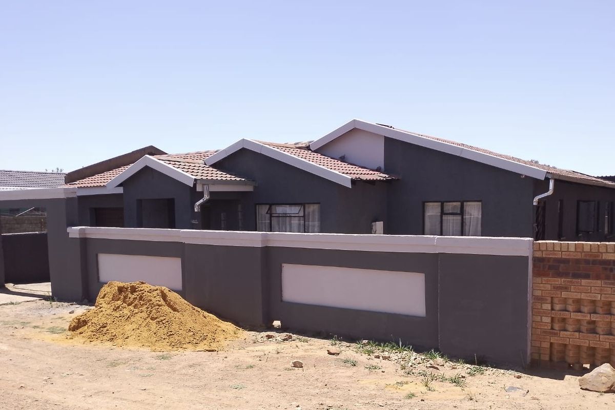 Charming Family Home in Evaton North – 3 Bedrooms + Backroom - Photo 5