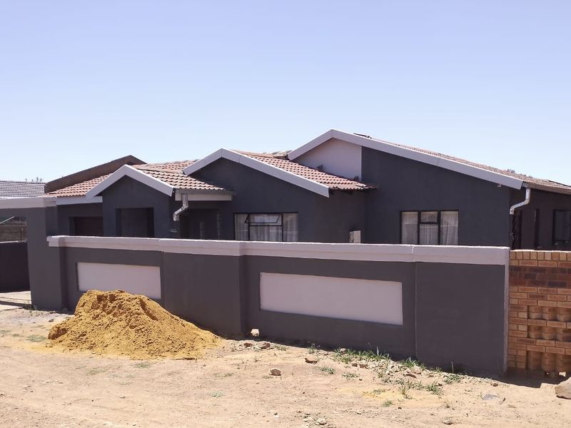 Charming Family Home in Evaton North – 3 Bedrooms + Backroom - Photo 5