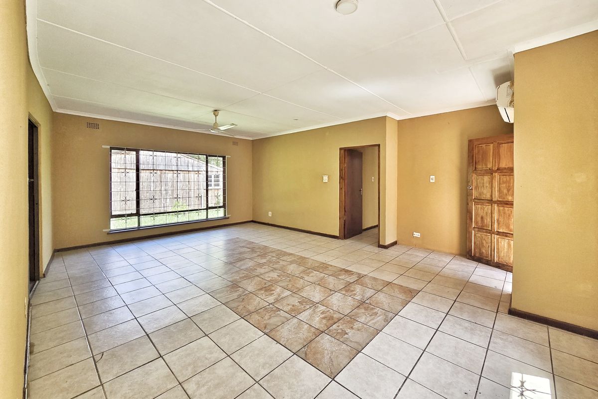 Wonderful Potential!! - Photo 2