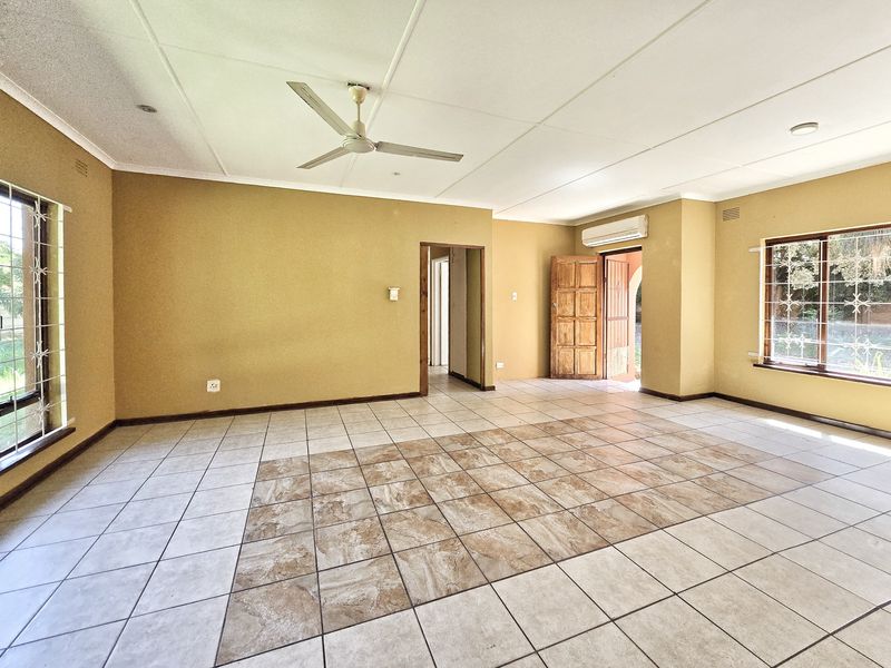 Wonderful Potential!! - Photo 3