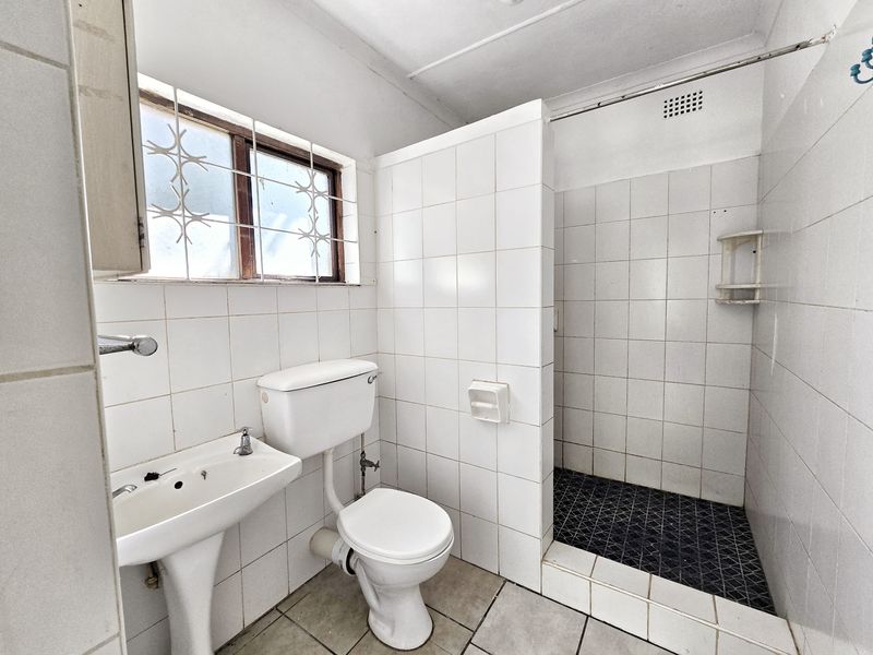 Wonderful Potential!! - Photo 6