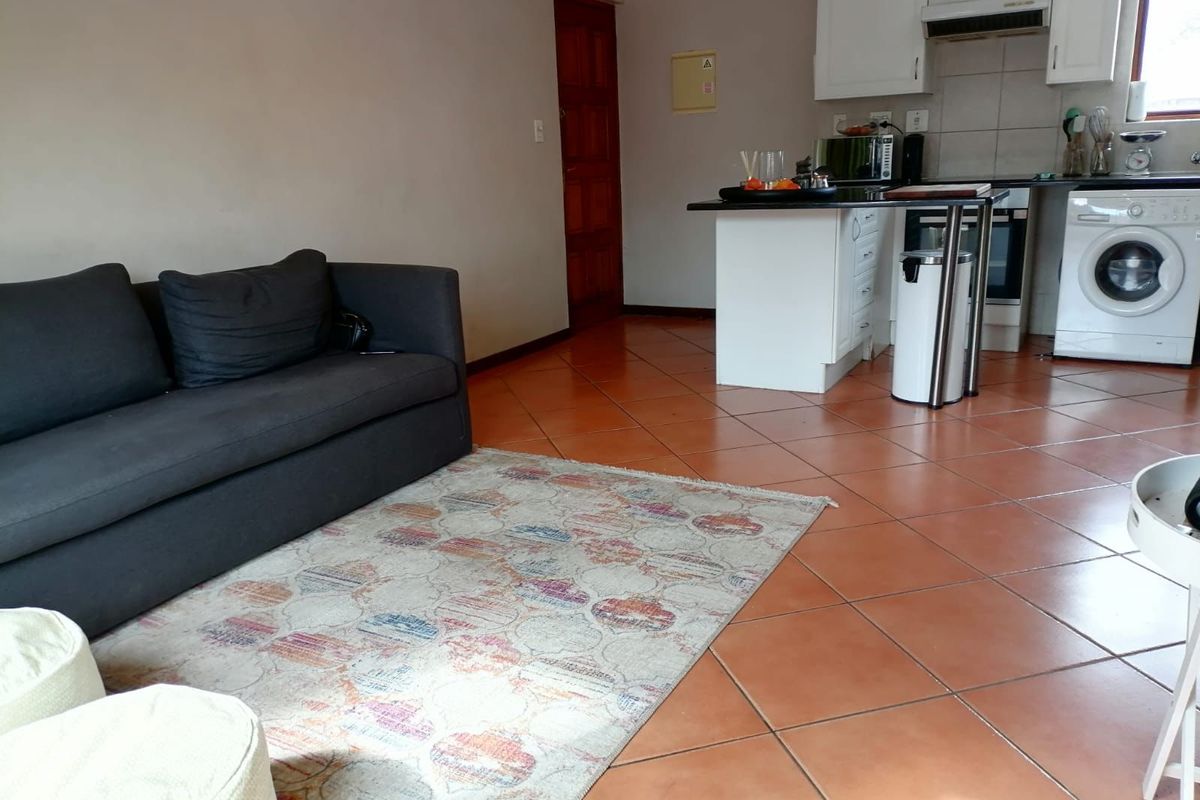 Secure, Modern Living | 2-Bedroom Apartment in a Prime Suburban Setting - Photo 2