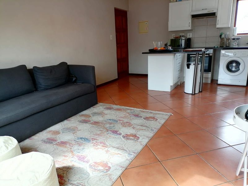 Secure, Modern Living | 2-Bedroom Apartment in a Prime Suburban Setting - Photo 2