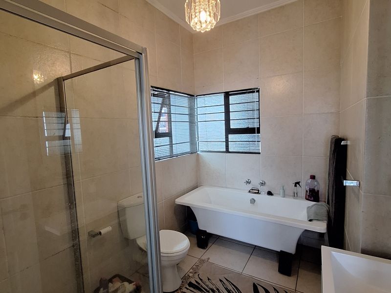 Opportunity!  1 Bedrooms, 1 Bathroom in Strelitzia Call me Al but Call me Alaaddin & Suraiya - Photo 9