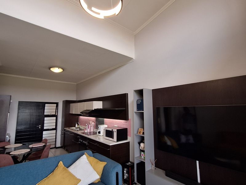 Opportunity!  1 Bedrooms, 1 Bathroom in Strelitzia Call me Al but Call me Alaaddin & Suraiya - Photo 5