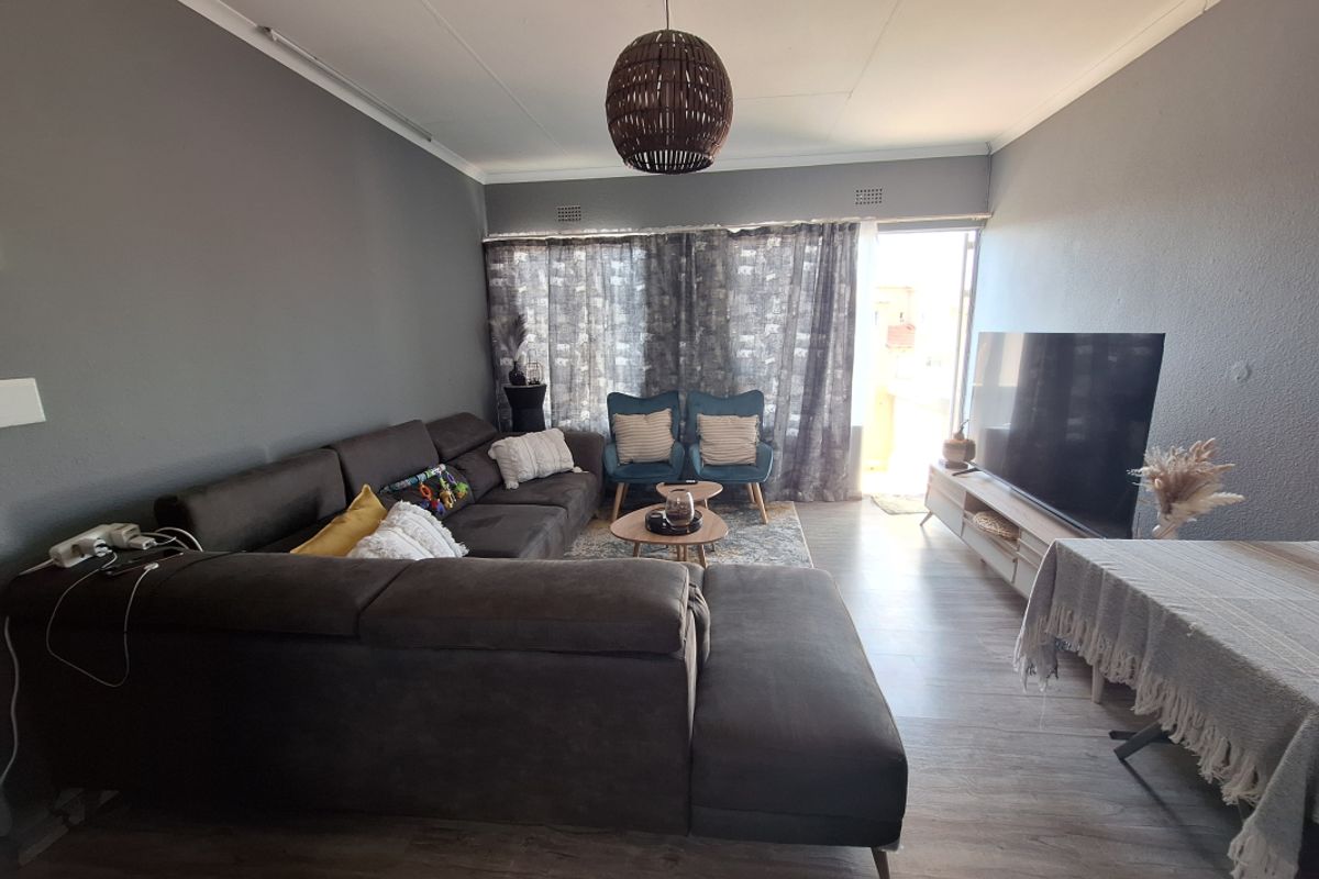 2 Bed 2 Bath 64 sqm Apartment in Edenglen Call Me Al But Call Me - Photo 4