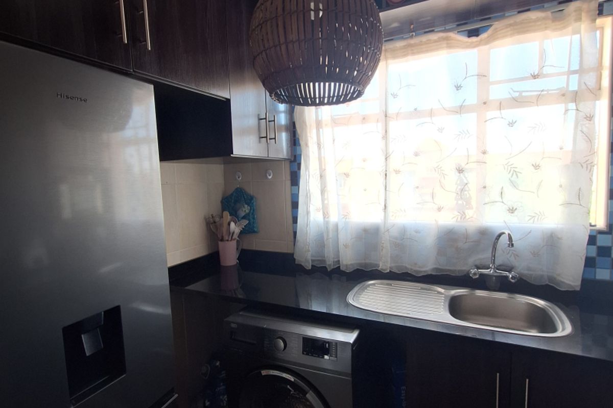 2 Bed 2 Bath 64 sqm Apartment in Edenglen Call Me Al But Call Me - Photo 2