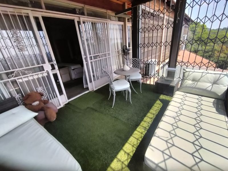 Spacious Multi-Dwelling Property Against the Magalies in Pretoria North - Photo 8