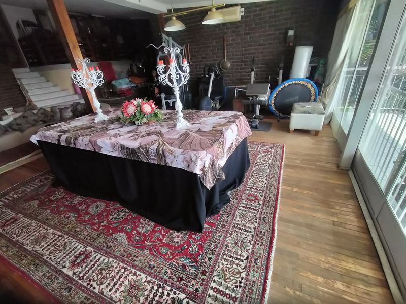 Spacious Multi-Dwelling Property Against the Magalies in Pretoria North - Photo 6