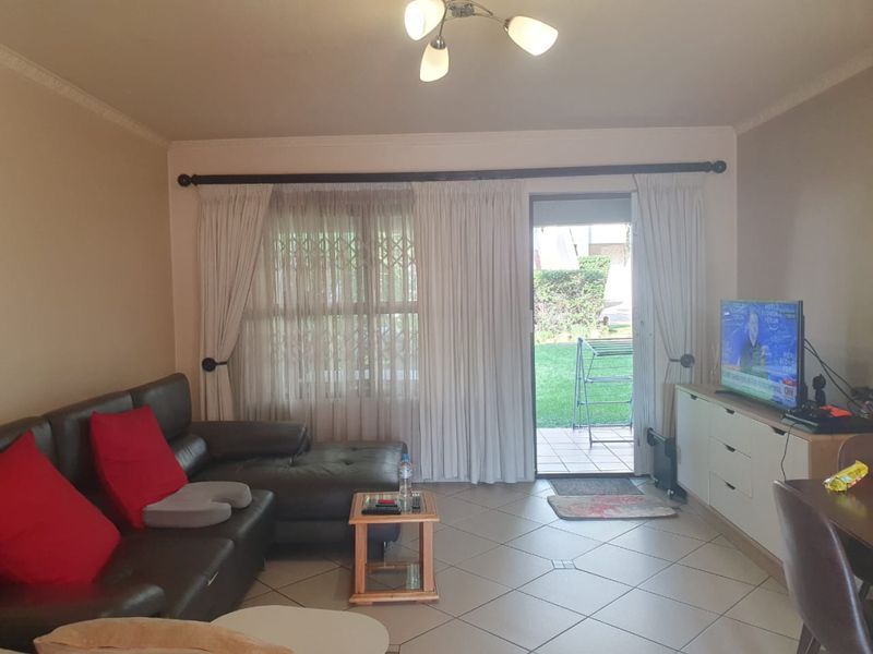 2 Bed 2 Bath 81 sqm  Garden Apartment in Marais Steyn Park Call Me Al But Call Me - Photo 2