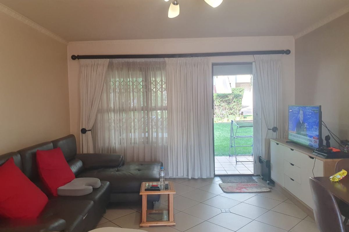 2 Bed 2 Bath 81 sqm  Garden Apartment in Marais Steyn Park Call Me Al But Call Me - Photo 2
