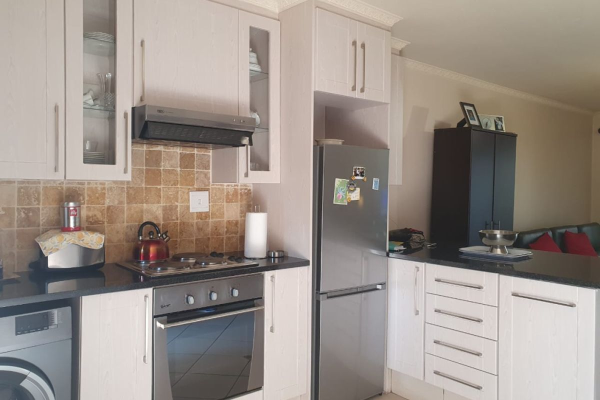 2 Bed 2 Bath 81 sqm  Garden Apartment in Marais Steyn Park Call Me Al But Call Me - Photo 3