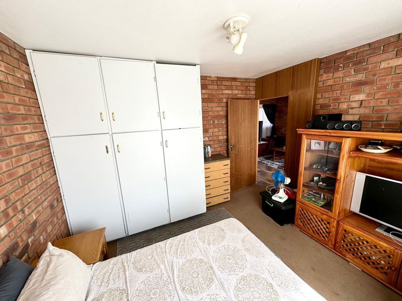 Two bedroom duplex for sale in safe and secure complex - Photo 10
