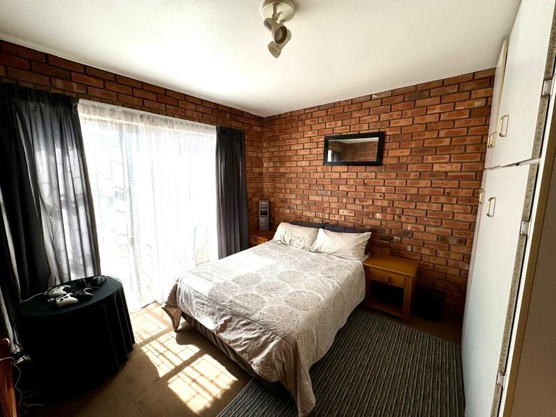 Two bedroom duplex for sale in safe and secure complex - Photo 9