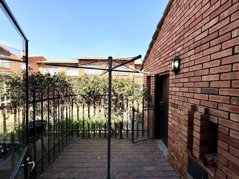 Two bedroom duplex for sale in safe and secure complex - Photo 8