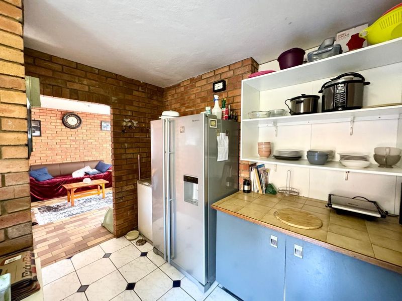 Two bedroom duplex for sale in safe and secure complex - Photo 7