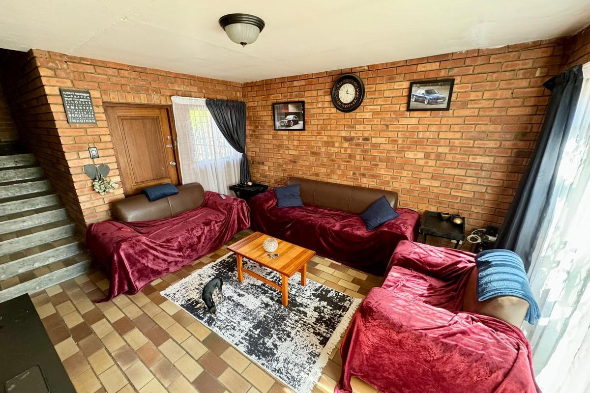 Two bedroom duplex for sale in safe and secure complex - Photo 3