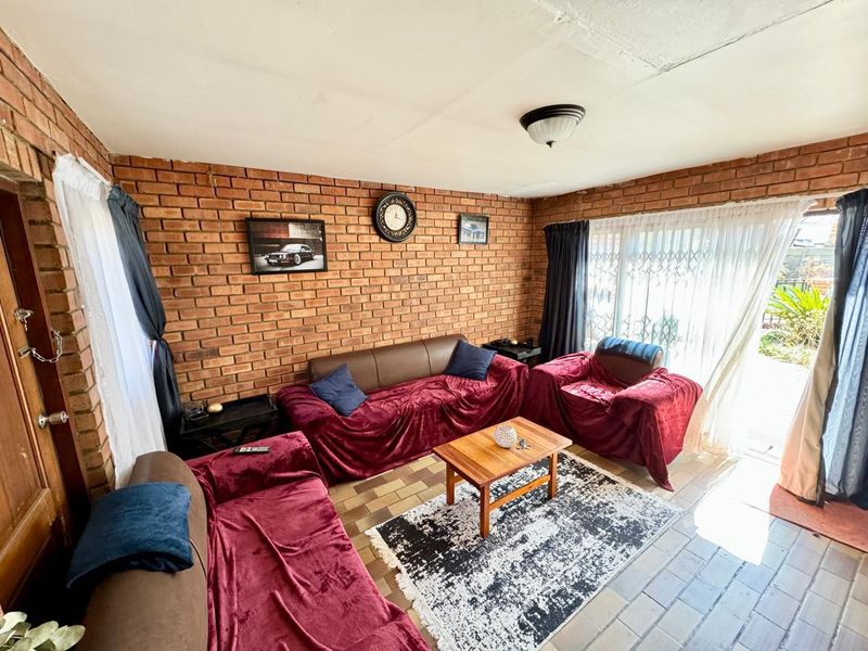 Two bedroom duplex for sale in safe and secure complex - Photo 2