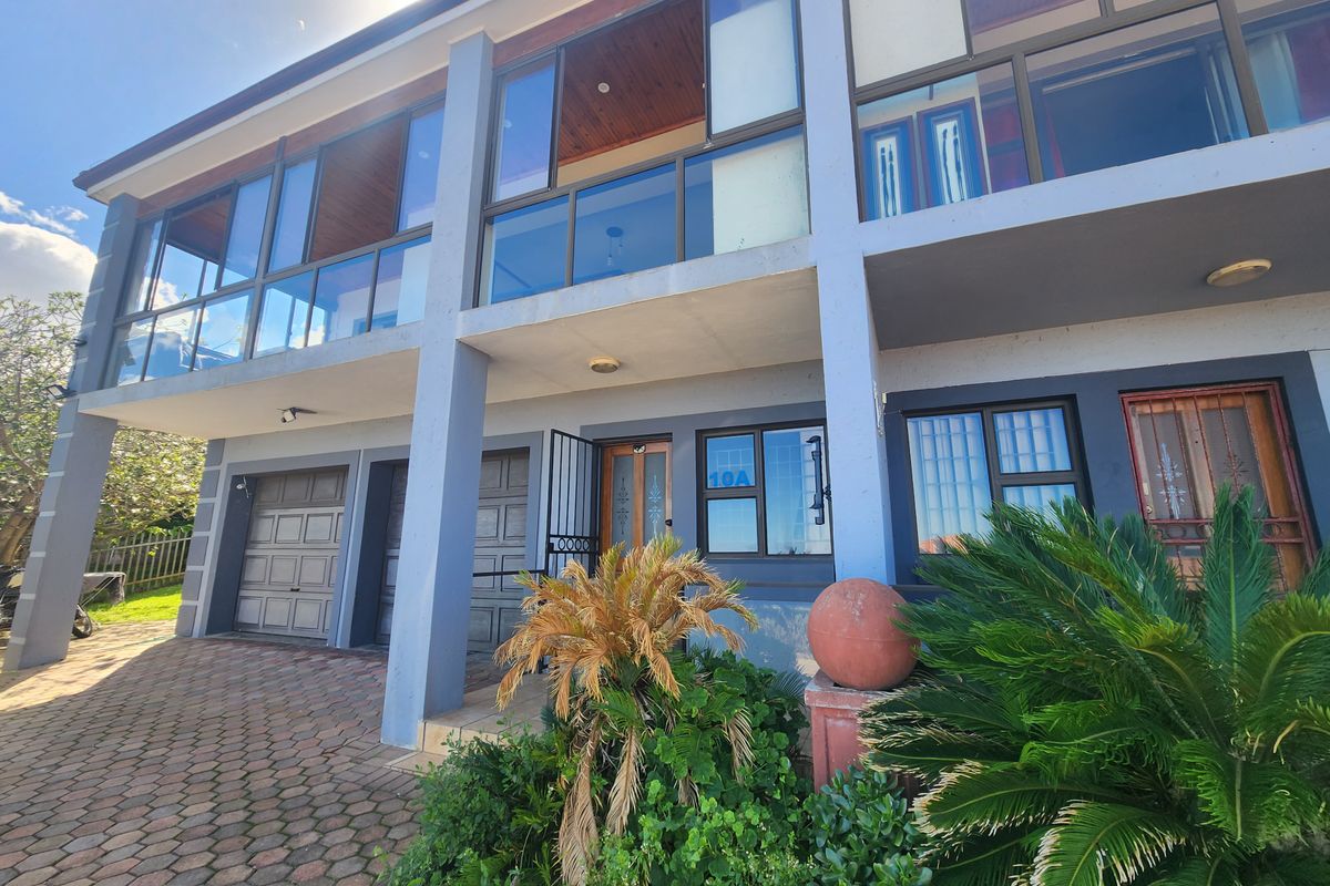 Exquisite coastal living with panoramic ocean views - Photo 2