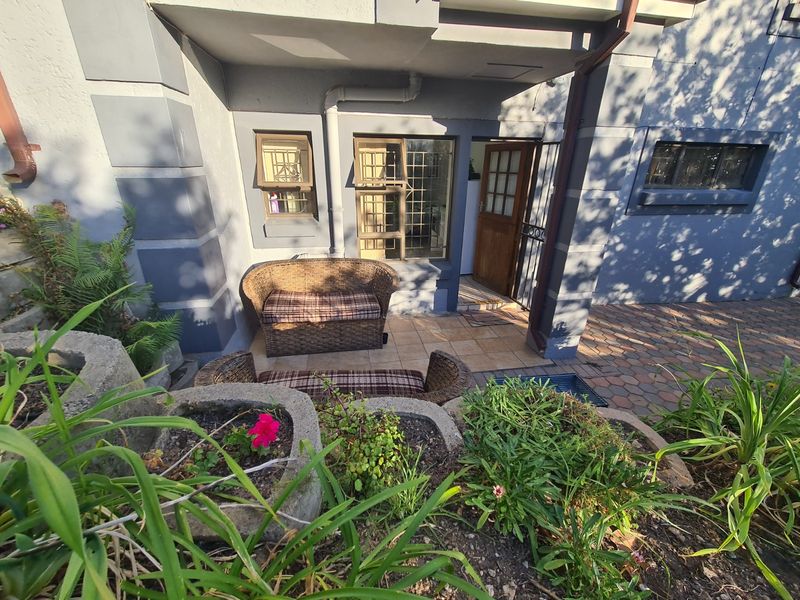 Exquisite coastal living with panoramic ocean views - Photo 4
