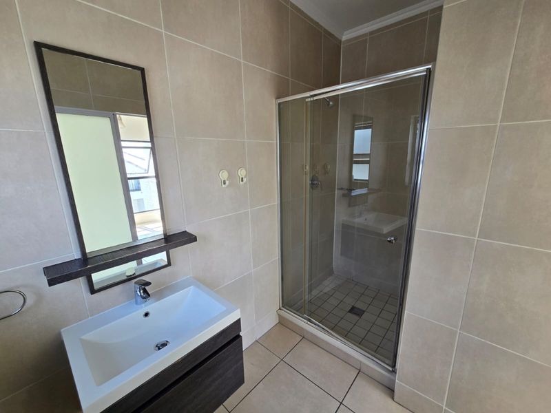 Opportunity!  1 Bedrooms, 1 Bathroom 59 sqm, Greenstone Hill  Call me Al but Call me Alaaddin - Photo 8