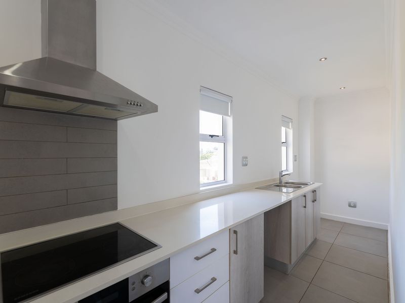 Modern triplex unit for sale in Kindlewood Estate - Photo 8