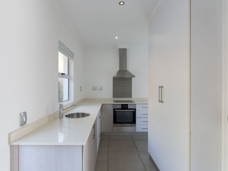 Modern triplex unit for sale in Kindlewood Estate - Photo 7