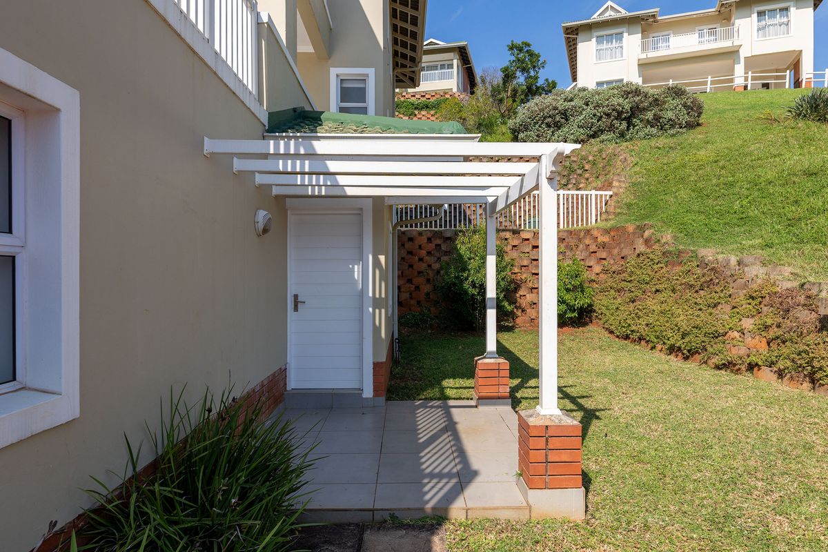 Modern triplex unit for sale in Kindlewood Estate - Photo 3